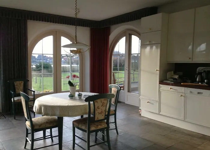 Maasheuvel Appartement *